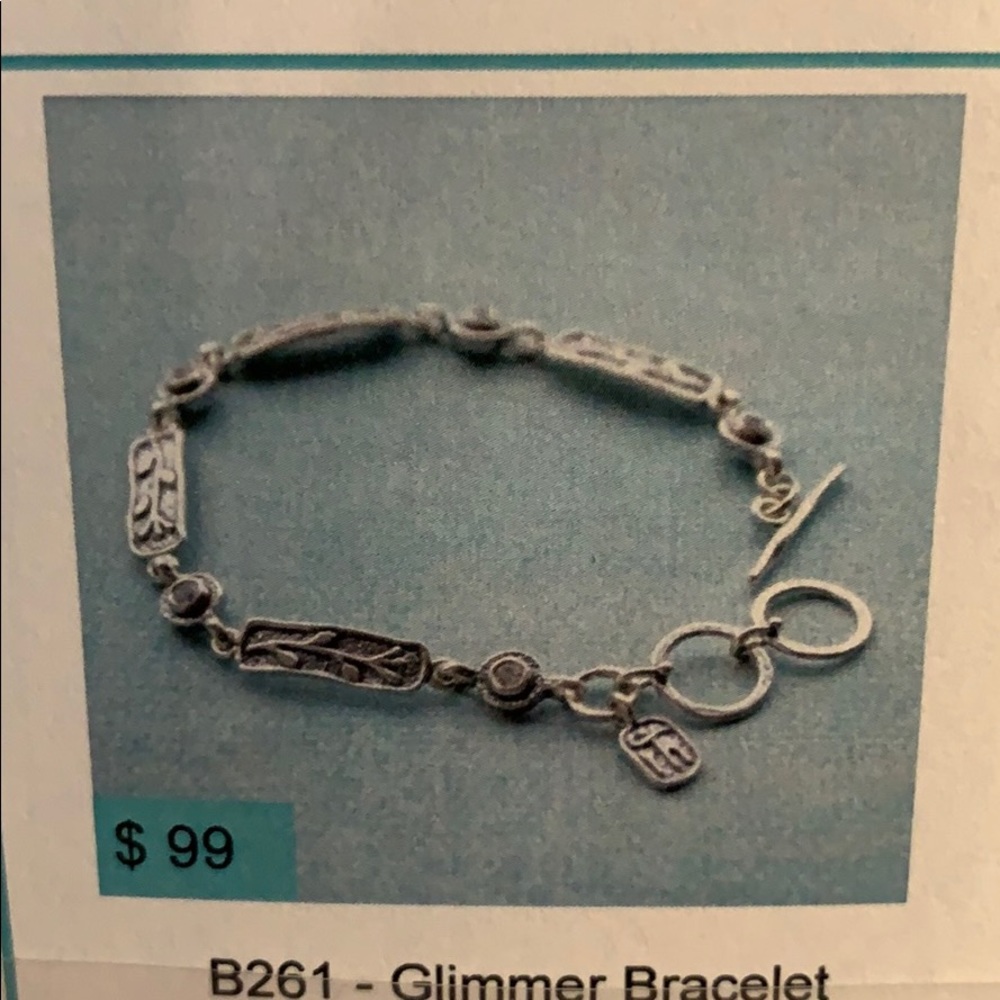 Bracelet w toggle closure